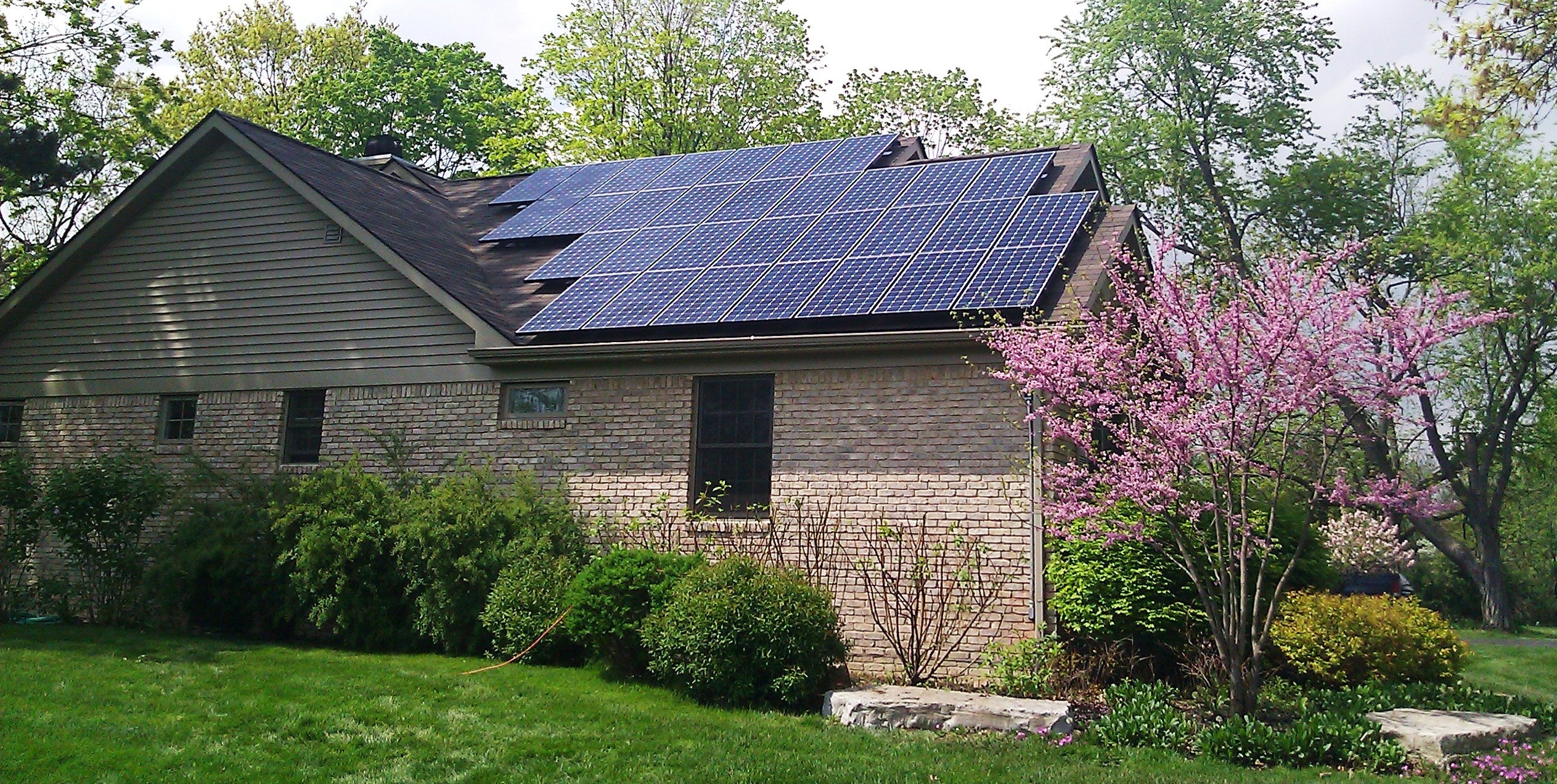 10.3千瓦屋顶安装太阳能系统在花园城市,MI