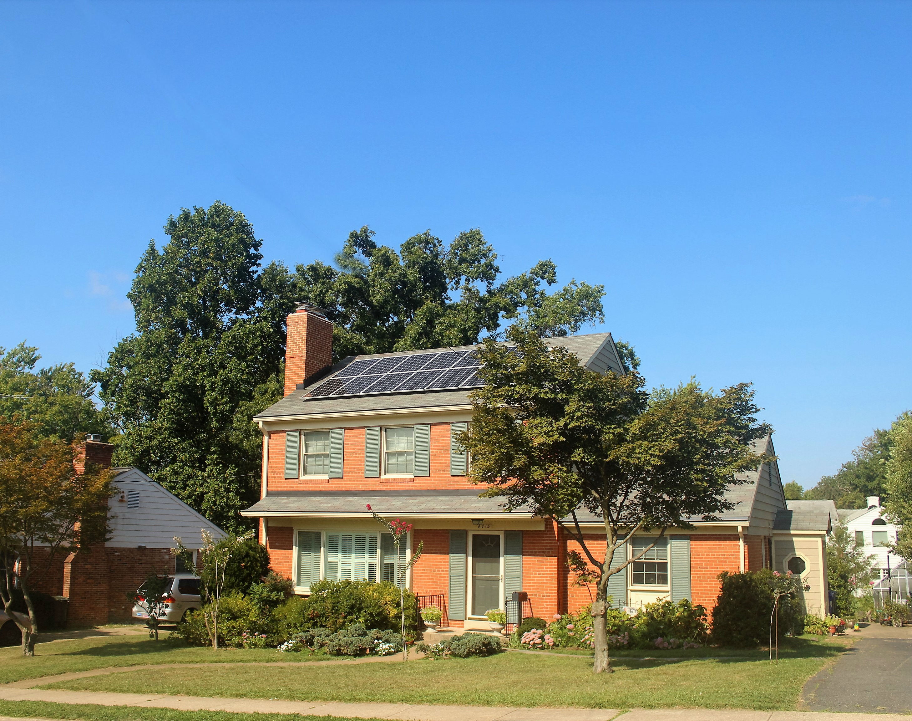 弗吉尼亚州阿灵顿的太阳能光伏住宅